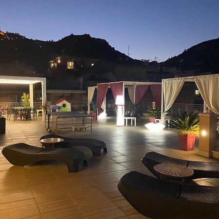 I Due Grifoni Apartments ตาออร์มินา ภายนอก รูปภาพ