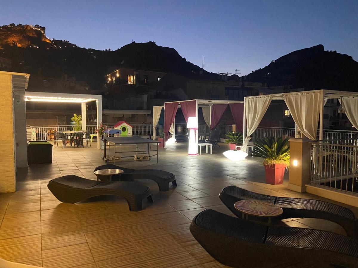 I Due Grifoni Apartments ตาออร์มินา ภายนอก รูปภาพ