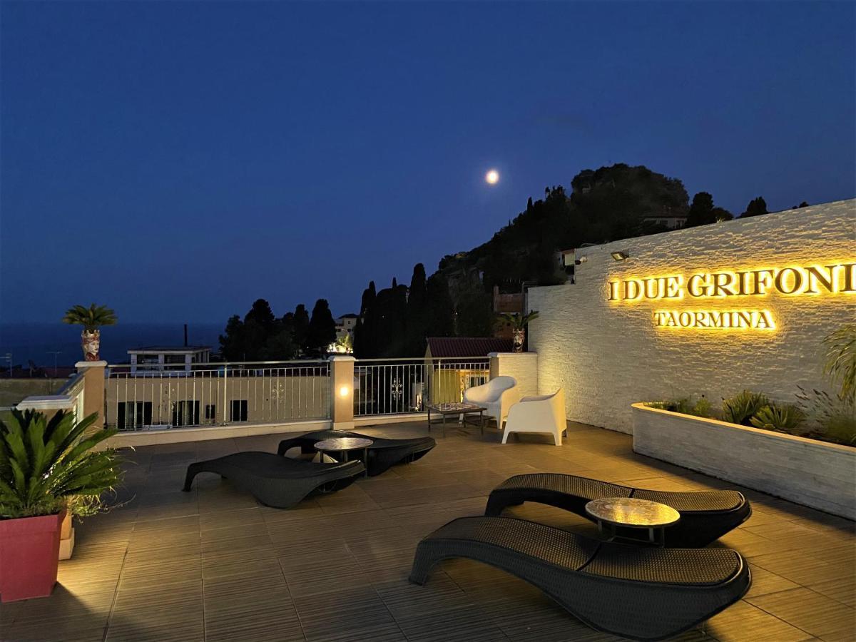 I Due Grifoni Apartments ตาออร์มินา ภายนอก รูปภาพ